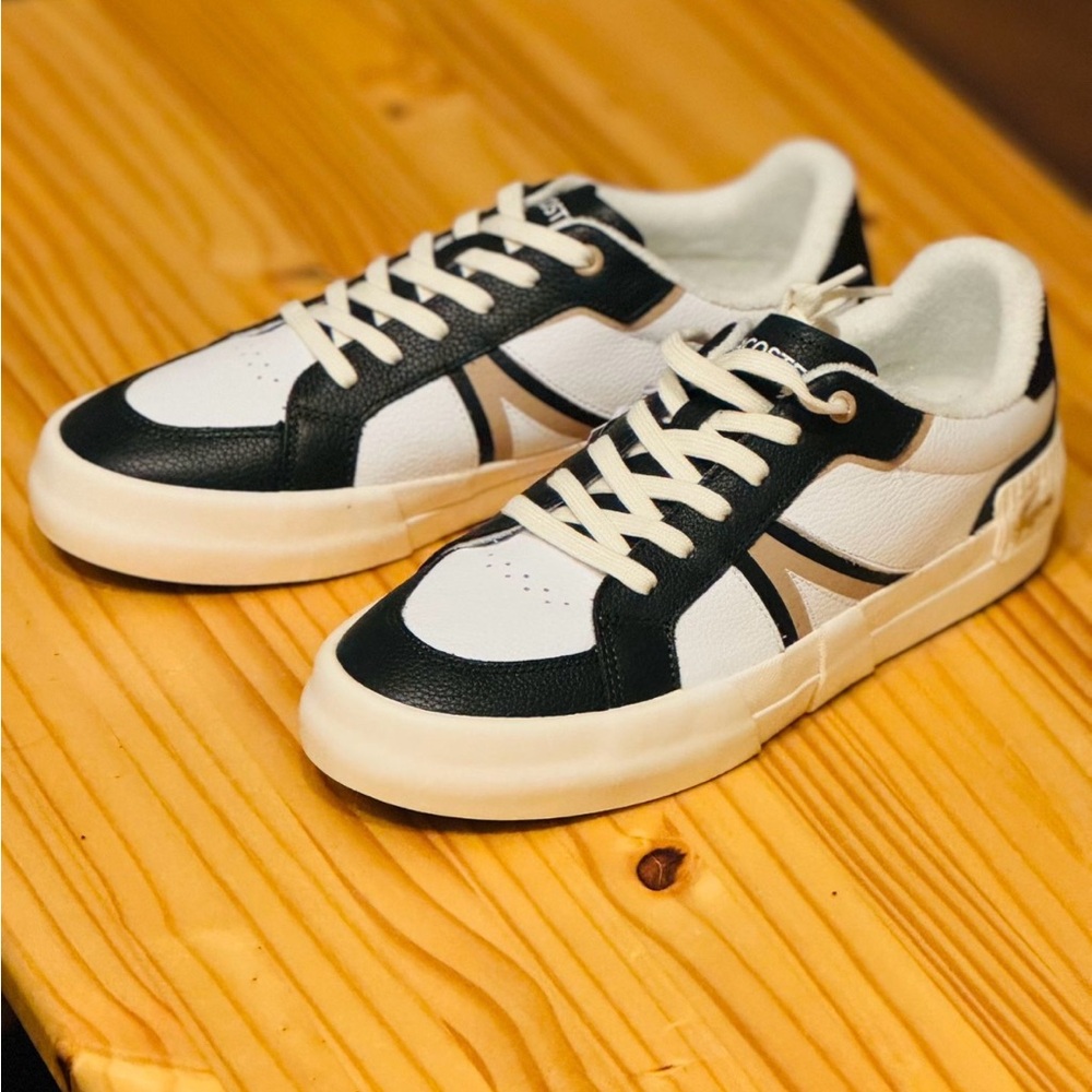 Lacoste Men's Black and White Sneakers - Picture 5 of 6